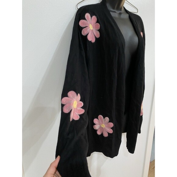 Aaeda Size 2XL BLACK Boho chic Cardigan with Embroidered Flowers Open Front - Picture 2 of 9